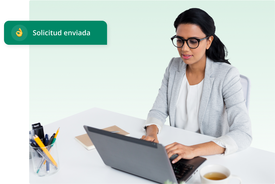 Empresario enviando solicitud