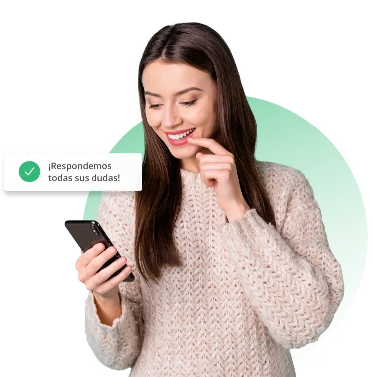 Chica realizando consulta a traves de Virtual Banking