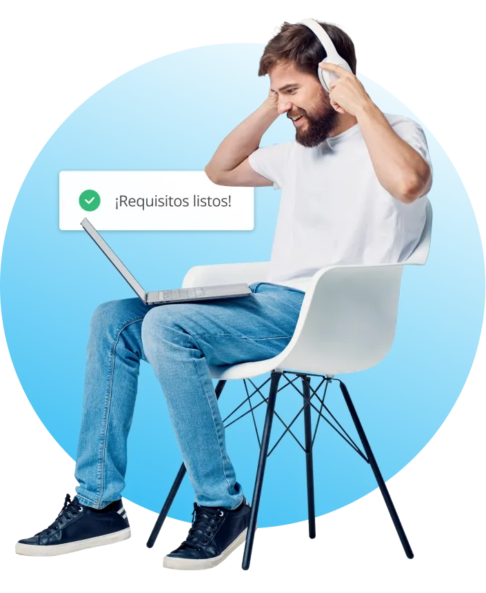 Persona con requisitos de solicitud de Tarjeta de crédito Oro LAFISE y Extreme Tech