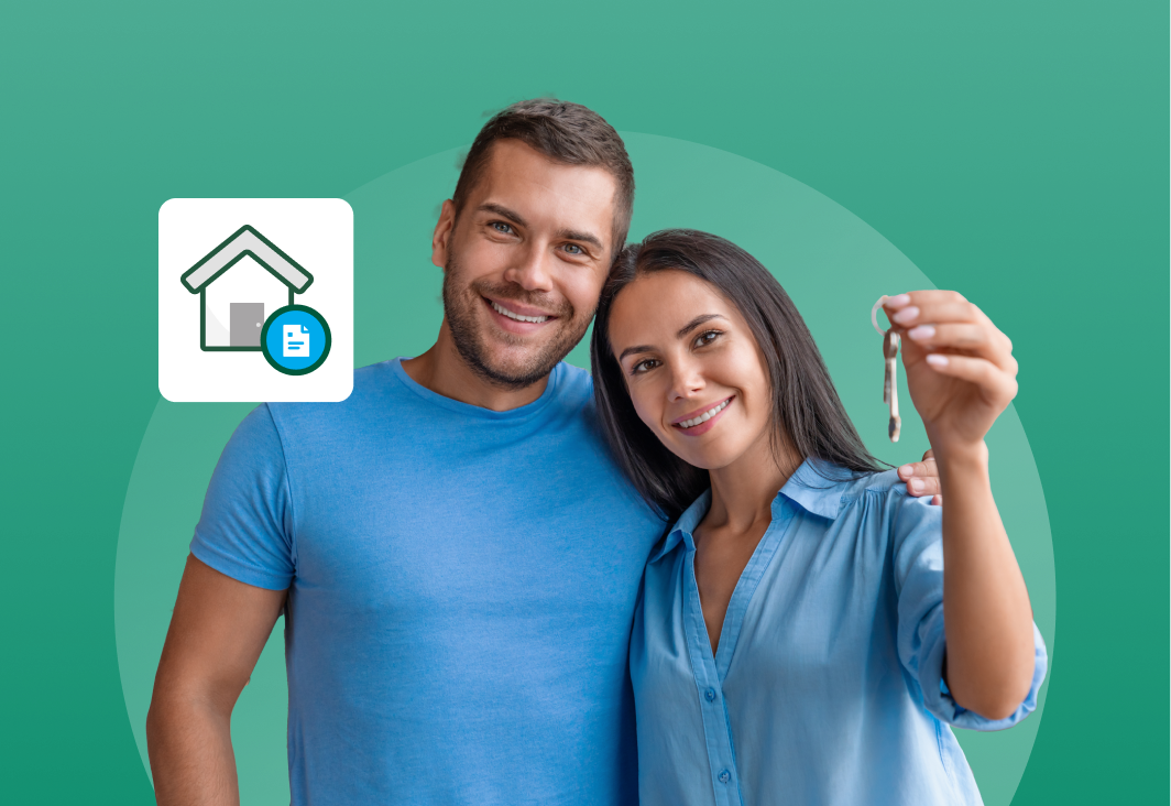 Solicita tu préstamo hipotecario LAFISE Pareja feliz con su nueva casa con su préstamos personal LAFISE.