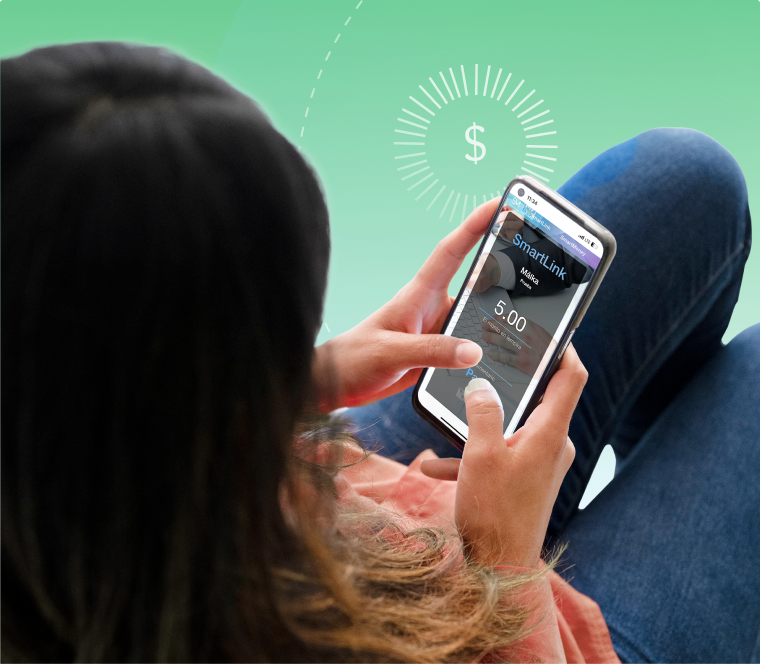 Mujer creando link de pago