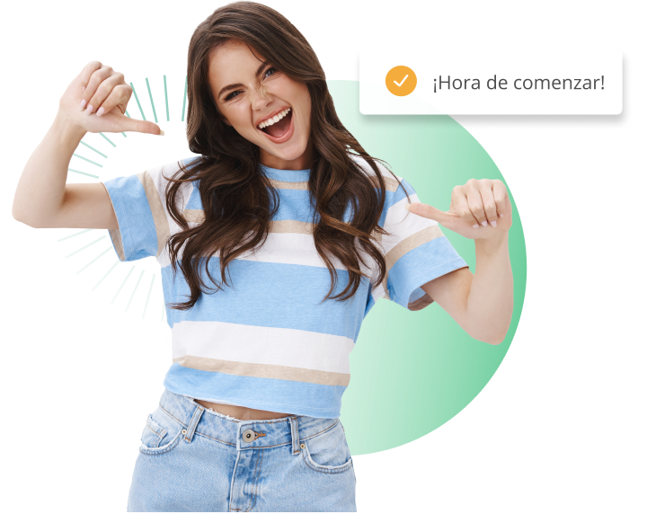 Mujer sonriendo con pulgares arriba