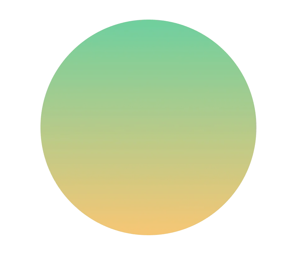 Mujer registrando tarjeta prepago Mujer registrando tarjeta prepago