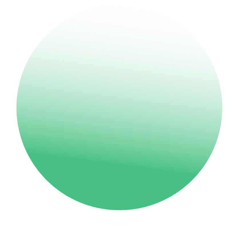 Mujer registrando tarjeta prepago Mujer registrando tarjeta prepago