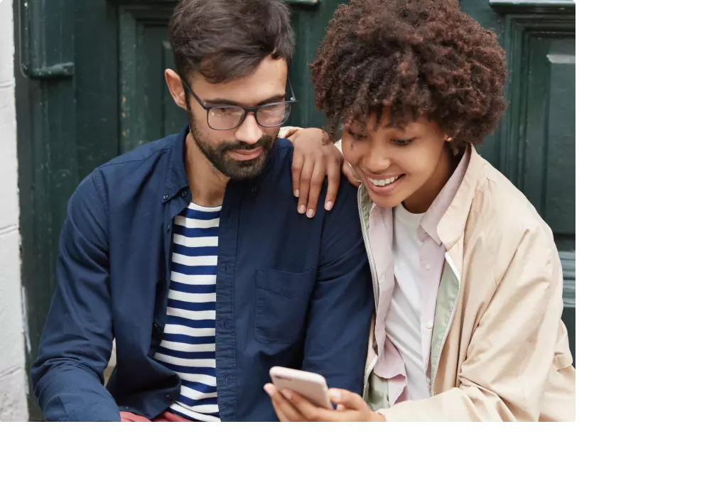 Amigos con celular